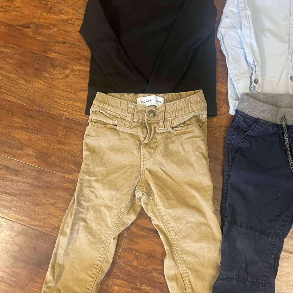 Boys 2T‎ Winter Outfits - Picture 2 of 3